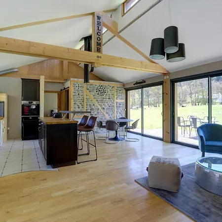 La Dormeuse Du Val Holiday home