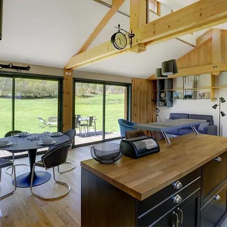 La Dormeuse Du Val Holiday home