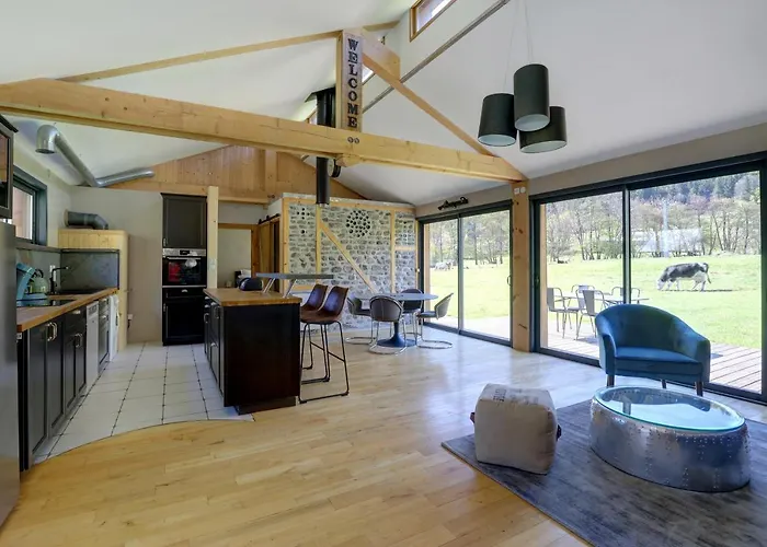 La Dormeuse Du Val Holiday home